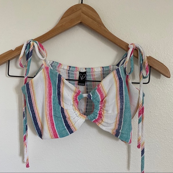 Windsor Colorful Ring Crop Top - Picture 2 of 5